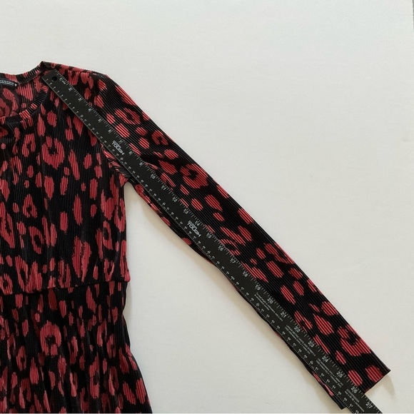 Zara Animal Print Midi Dress Sz S Red Black Leopard Plisse Date Night Pull On - Picture 5 of 9